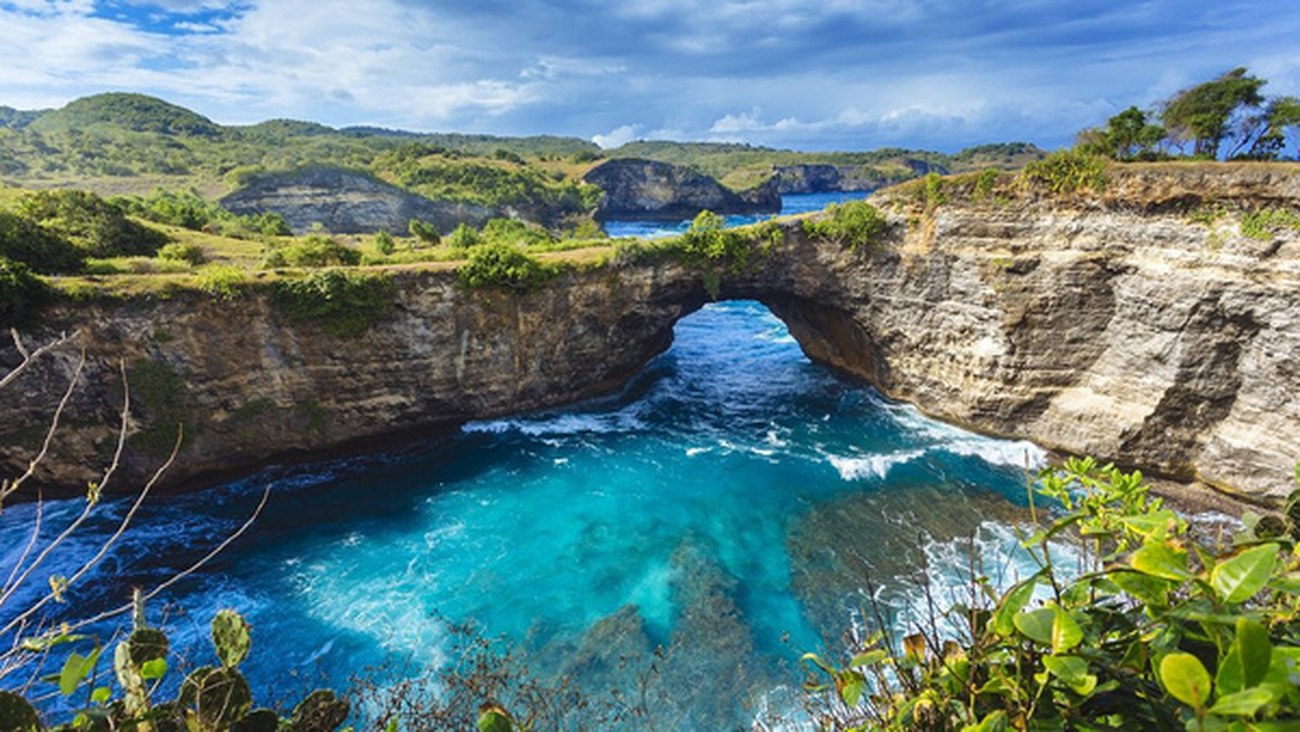Kelingking Beach cliff on Nusa Penida